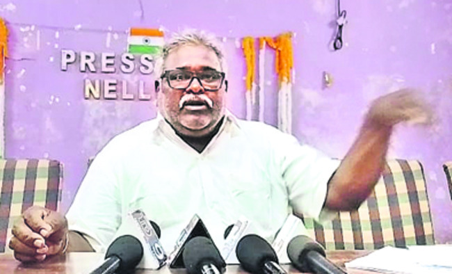 పీఏసీఎస్‌ ఉద్యోగుల ఆందోళన బాట1