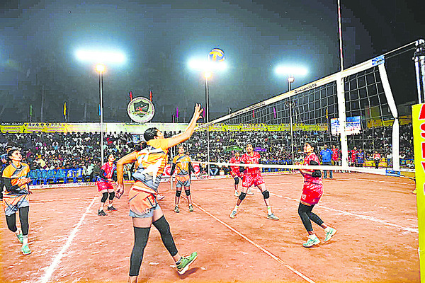 రఘురాం కుటుంబానికి  జగ్గిరెడ్డి పరామర్శ 1