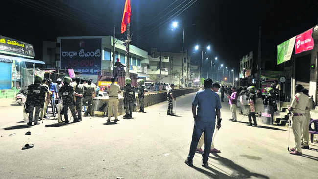 మోర్తాడ్‌లో స్వల్ప ఉద్రిక్తత1