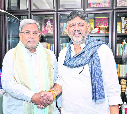 కాంట్రాక్టర్లు వర్సెస్‌ కాంగ్రెస్‌ సర్కార్‌1