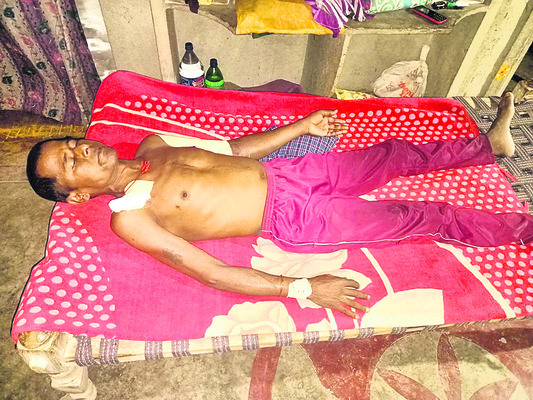 ఒగ్గు కళాకారుడికి పెద్ద కష్టం1