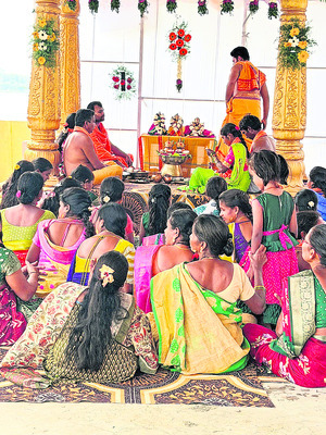 కనులపండువగా శివపార్వతుల కల్యాణం1