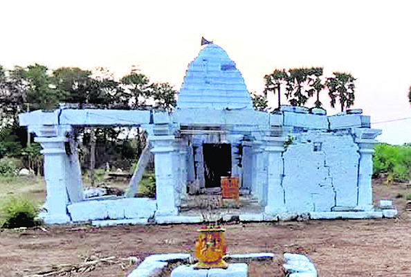 ఆలయానికి ‘మోక్షం’1