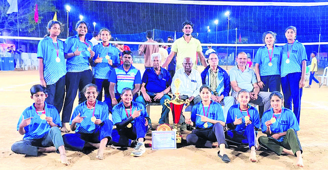 వాలీబాల్‌ చాంపియన్‌ మహబూబ్‌నగర్‌ 1