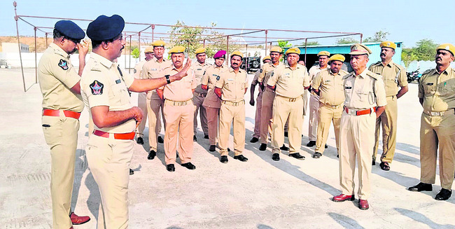 క్రమశిక్షణతో మెలగాలి 1