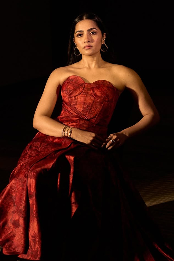 Actress Rukmini Vasanth Stunning Visuals At The Iconic Gold Award Night 2026 Photos6