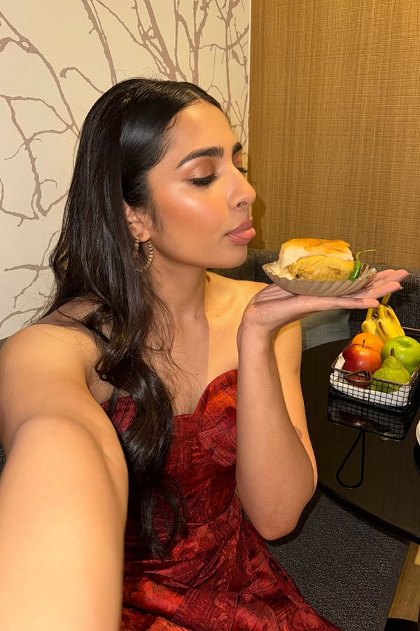 Actress Rukmini Vasanth Stunning Visuals At The Iconic Gold Award Night 2026 Photos8