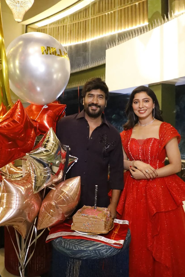 Choreographer Satya Master Celebrate One Million Views On Nuvve Undipo Ila Song Photos11