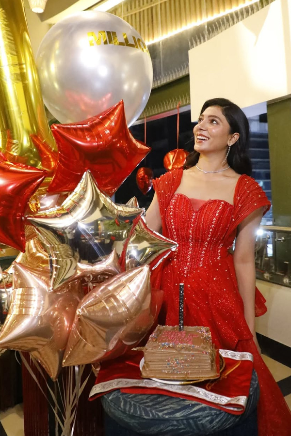 Choreographer Satya Master Celebrate One Million Views On Nuvve Undipo Ila Song Photos13