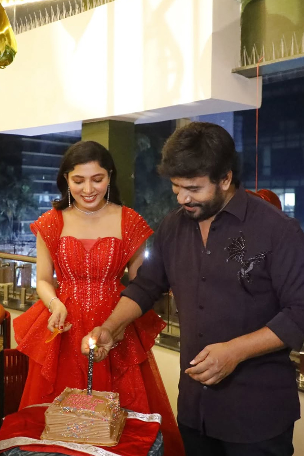 Choreographer Satya Master Celebrate One Million Views On Nuvve Undipo Ila Song Photos6