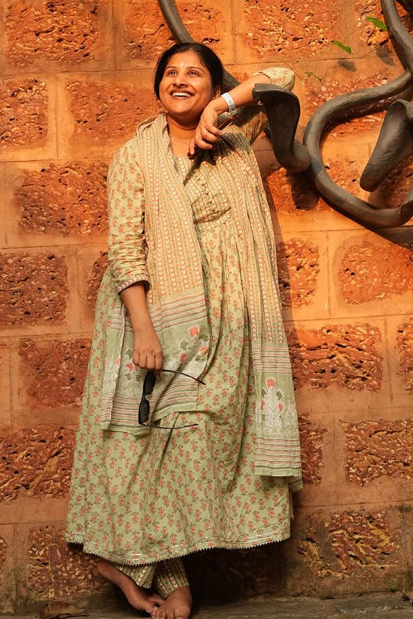 Singer Mangli Shares Her Isha Trip Beautiful Moments Photos5