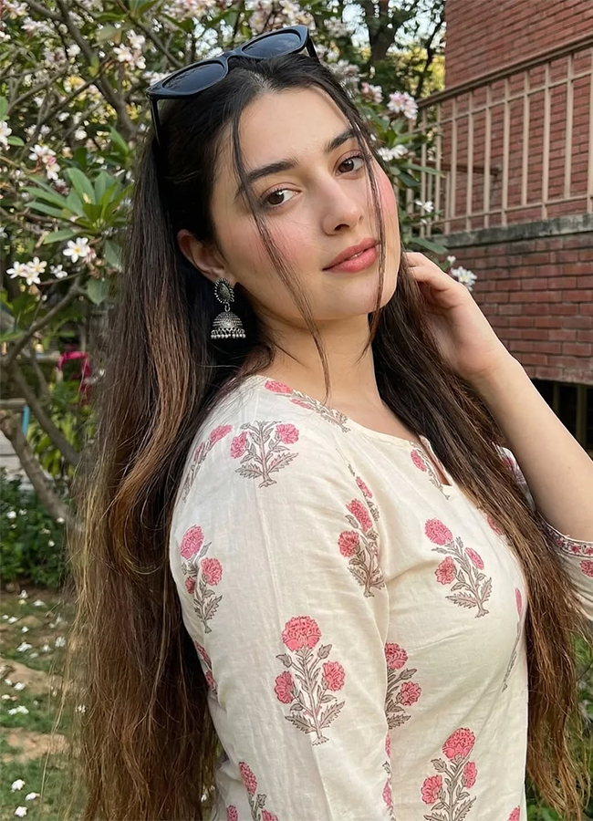 Social Media Trending Aira Rawat Viral Photos11