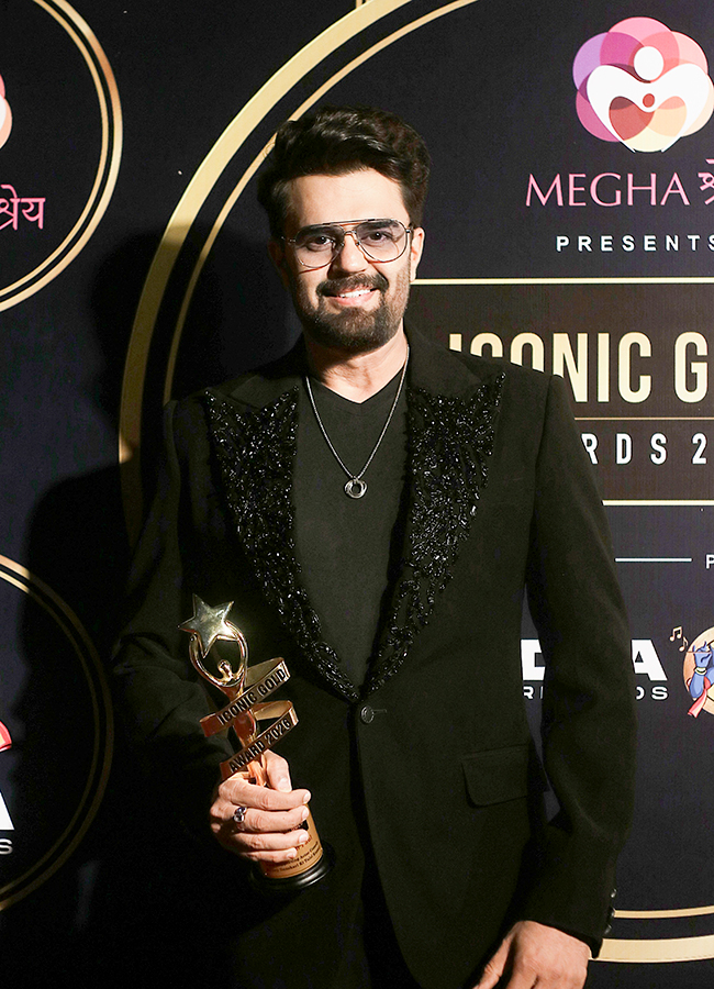 picture during the Iconic Gold Awards in Mumbai18