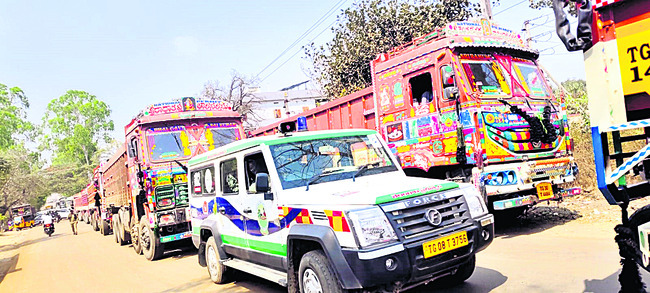 ●నిత్యం ట్రాఫిక్‌ సమస్యలు..1