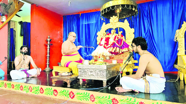 స్వర్ణ కవచాలతో రామయ్య దర్శనం2