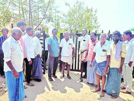 కల్యాణ వేదిక ఏర్పాట్ల పరిశీలన2