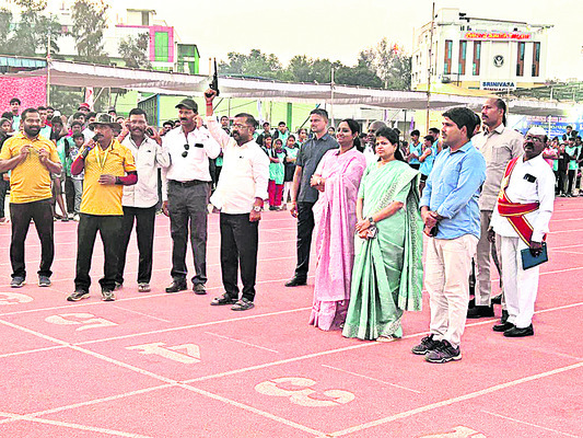 అంతర్జాతీయ క్రీడాకారులుగా తీర్చిదిద్దుతాం1