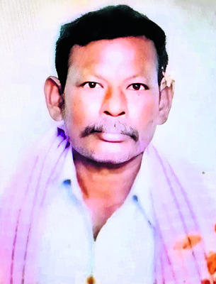 కారు ఢీకొని కూలీ మృతి  
2