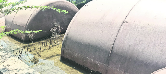 పగిలిన చంద్రగఢ్‌ పైప్‌లైన్‌ 1