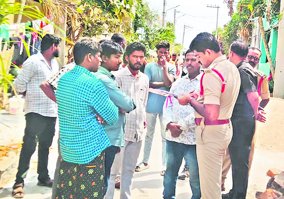 ఒంటరి ఏనుగు హల్‌చల్‌ 1