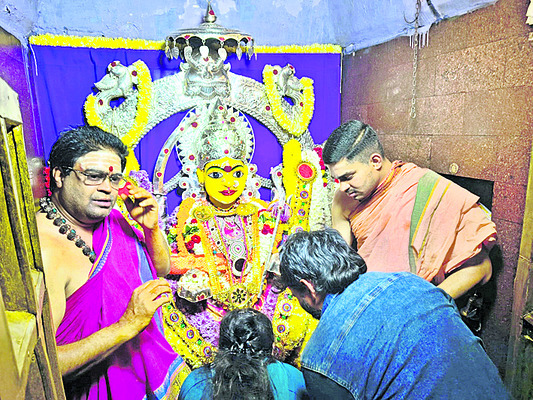 నేత్రపర్వంగా పైడితల్లి నేత్రోత్సవం 1