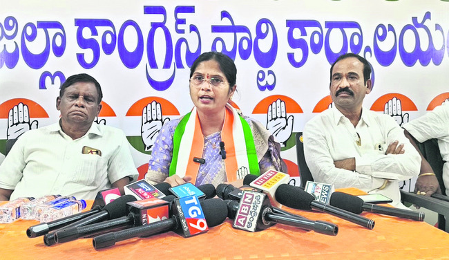 ‘భూ భారతి’ దరఖాస్తుల పరిష్కారం వేగవంతం 
2