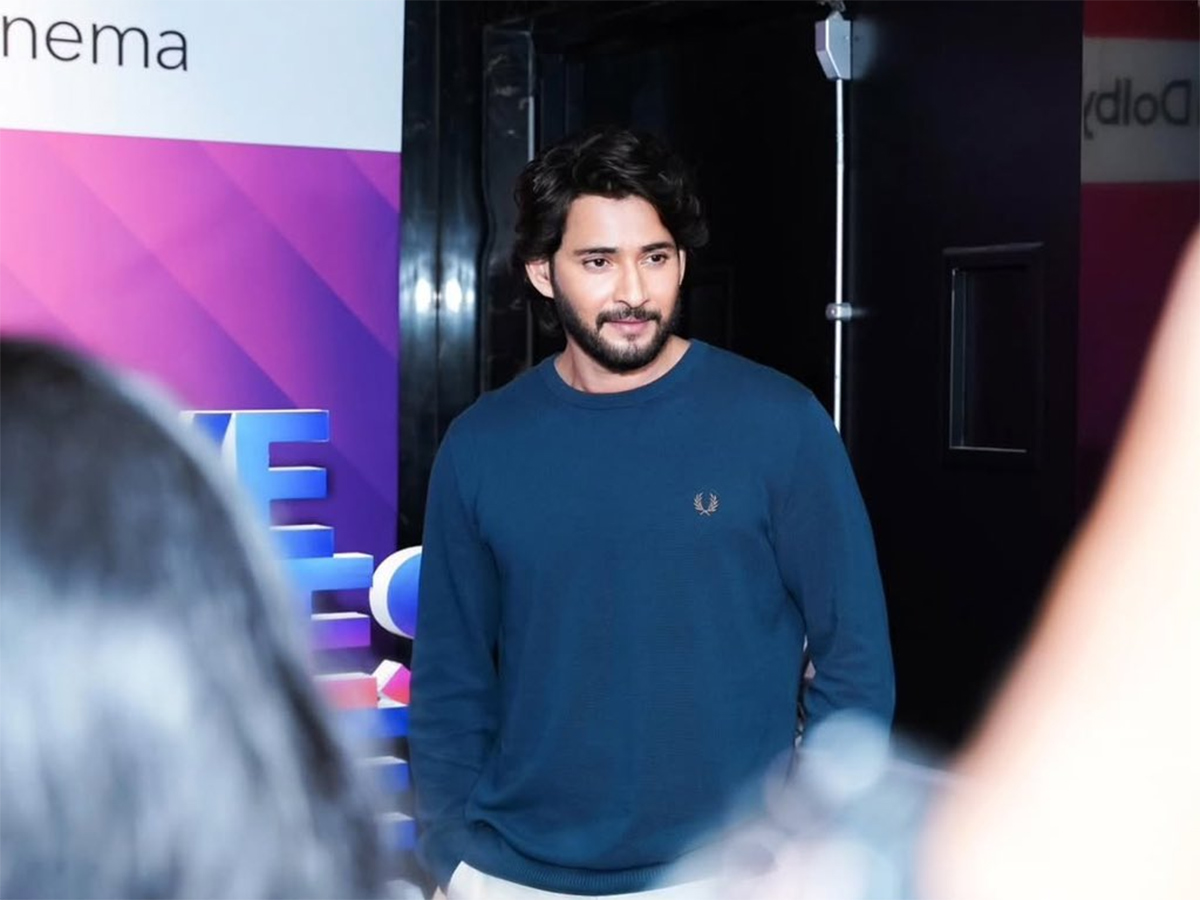 Mahesh Babu surprise visit to AMB Cinemas in Bengaluru12