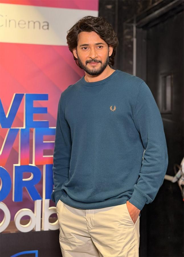 Mahesh Babu surprise visit to AMB Cinemas in Bengaluru14