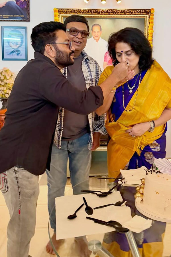 Pavithra Lokesh Birthday Celebrations with Naresh Photos2