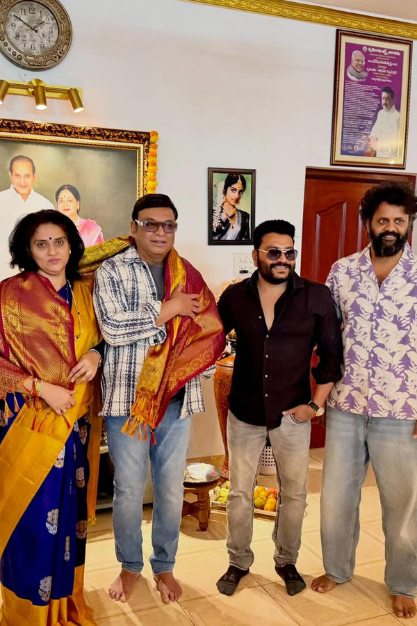 Pavithra Lokesh Birthday Celebrations with Naresh Photos12