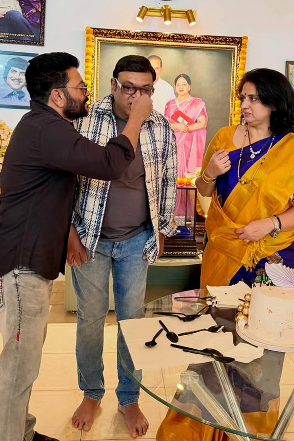 Pavithra Lokesh Birthday Celebrations with Naresh Photos3