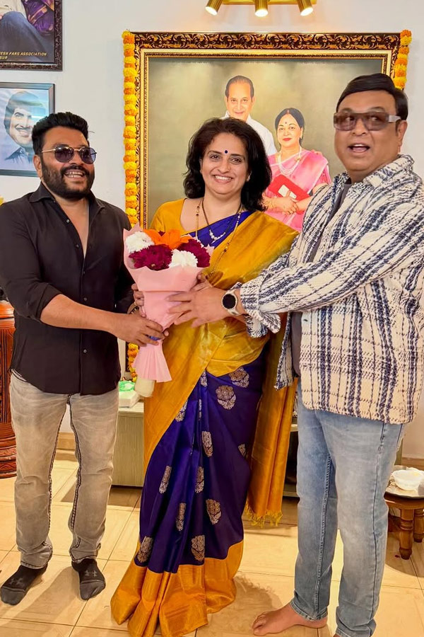 Pavithra Lokesh Birthday Celebrations with Naresh Photos6