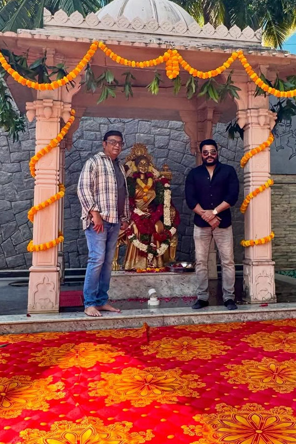 Pavithra Lokesh Birthday Celebrations with Naresh Photos8