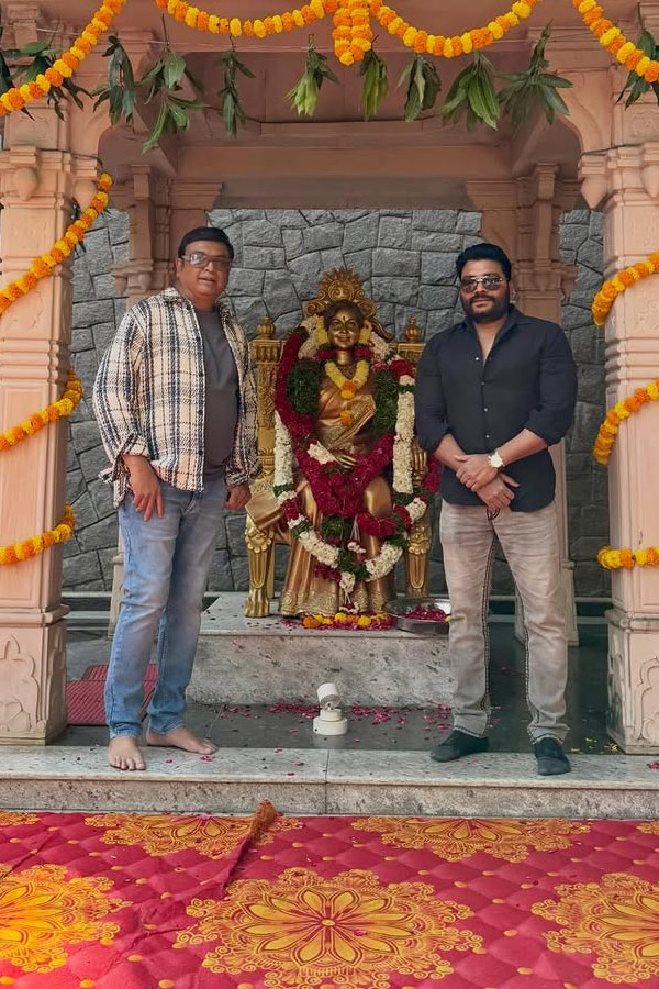 Pavithra Lokesh Birthday Celebrations with Naresh Photos9