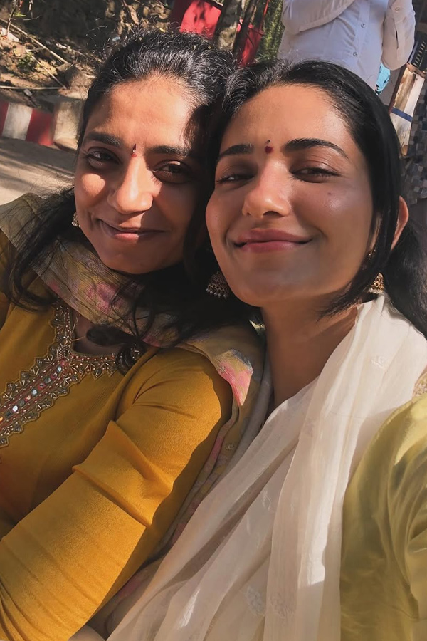 Tollywood Actress In Tirumala Srivari Temple Photos8