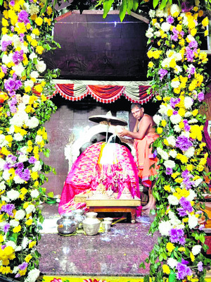 స్వర్ణ కవచాలతో రామయ్య దర్శనం3