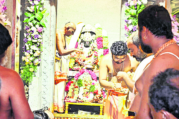 కమనీయం.. ప్రతిష్ఠాపనోత్సవం1