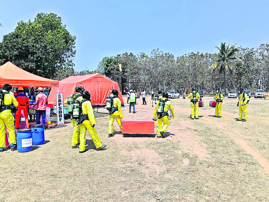 మోగిన మాక్‌ సైరన్‌ 3