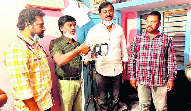 ఆయిల్‌ఫామ్‌ సాగుపై రైతులకు అవగాహన
1