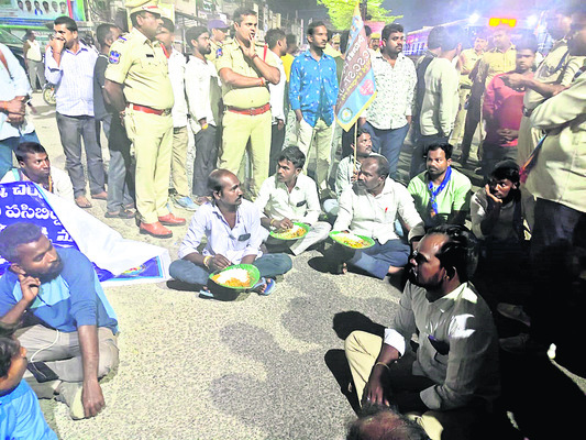 చిన్నారి మృతి కారకులను శిక్షించాలి 1