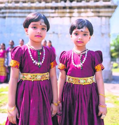 ఒకే రూపం.. రెండు ప్రాణాలు4