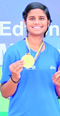 టెన్నిస్‌లో అడిషనల్‌ ఎస్పీకి స్వర్ణం 
2