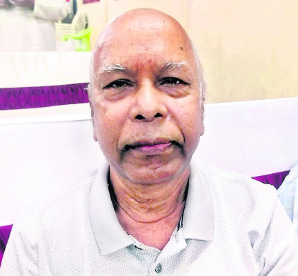 బాల్యమిత్రుల అపూర్వ కలయిక 2