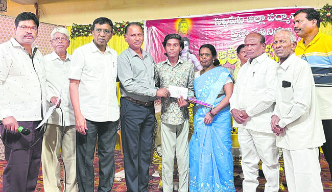 పక్కాగా కొలతలు, హక్కులు1