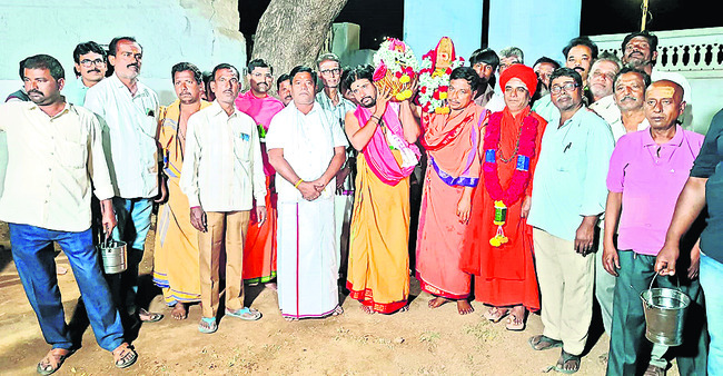 వైభవంగా గవిమఠం బ్రహ్మోత్సవాలు 1