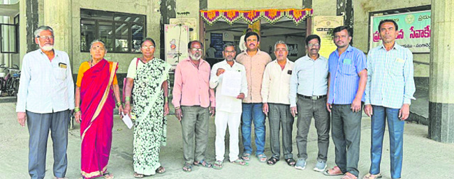 ఇళ్ల స్థలాలు ఇప్పించాలి  1