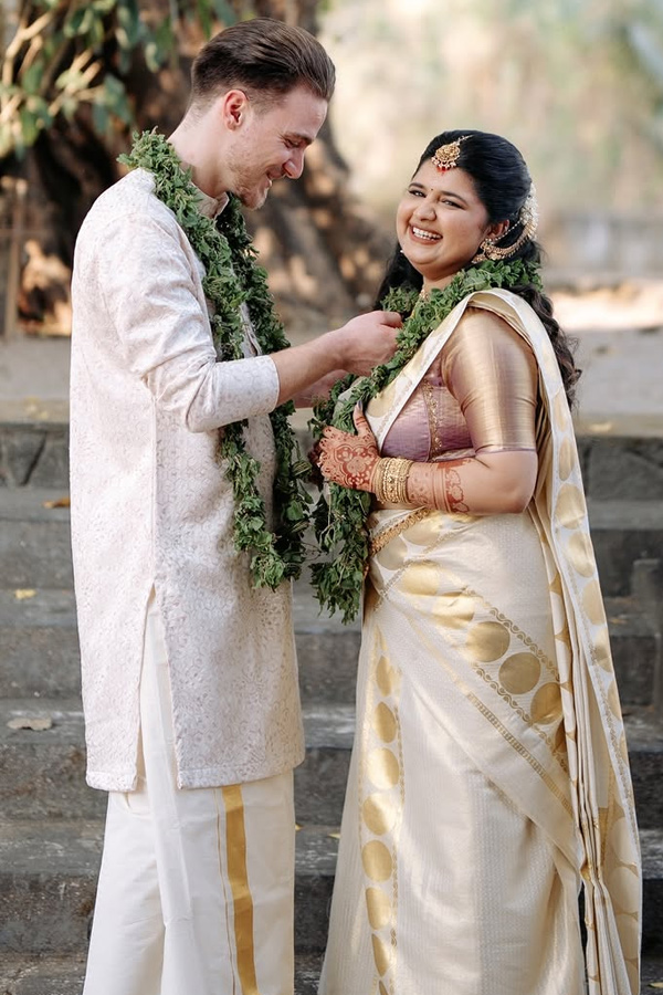 Malayalam Actress And Social Media Influencer Gayatri Gopi Married British Man Photos3