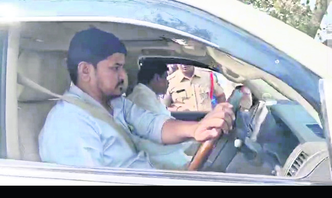 పోలీసుల వలయంలో బాన్సువాడ 1