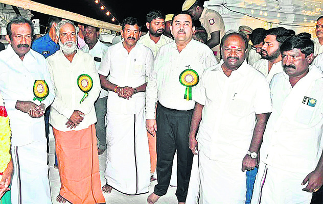 ఘనంగా మహాకుంభాభిషేకం 1