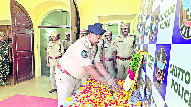 ఉయ్యాలవాడకు ఘన నివాళి 
1